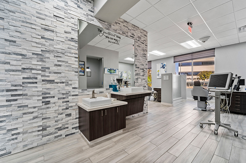 Dentist in CA